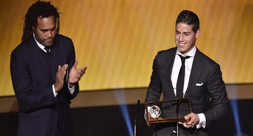 بالفيديو.. "صاروخ" جيمس المونديالي يحصد جائزة بوشكاش متفوقا علي "الطائر" فان بيرسي و"رائعة" ستيفاني